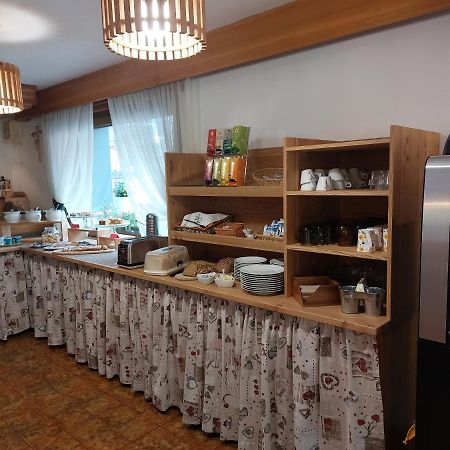 Bed and Breakfast Garni Monika à Canazei Extérieur photo