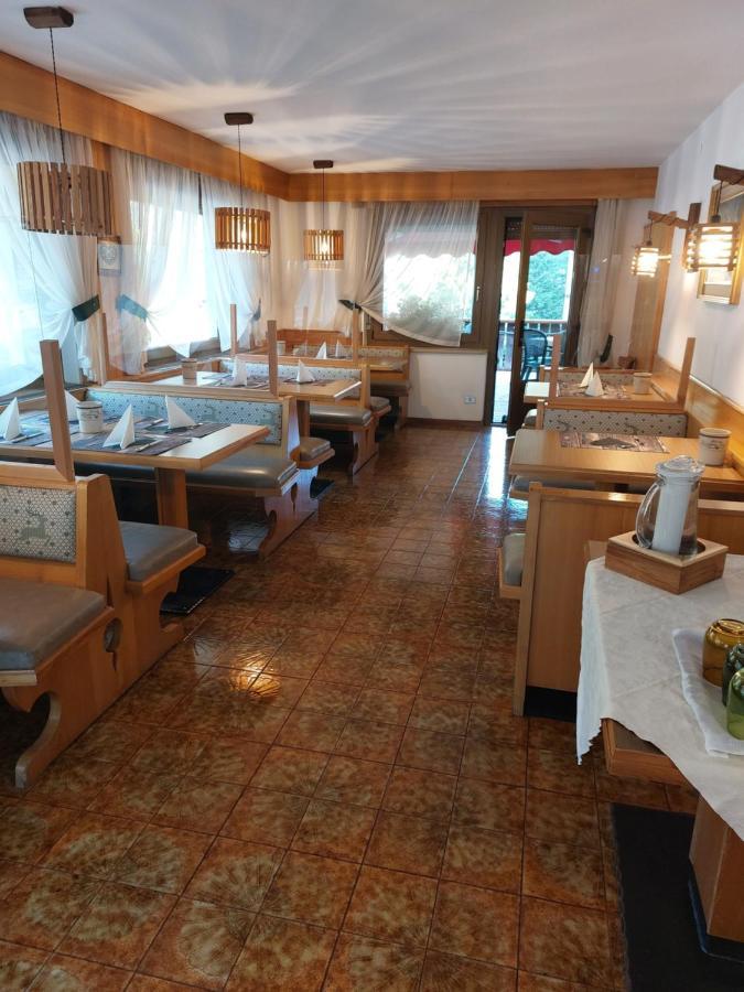 Bed and Breakfast Garni Monika à Canazei Extérieur photo