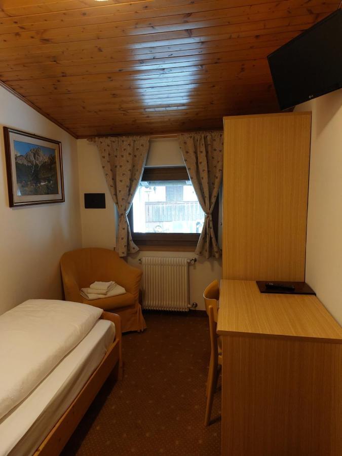 Bed and Breakfast Garni Monika à Canazei Extérieur photo