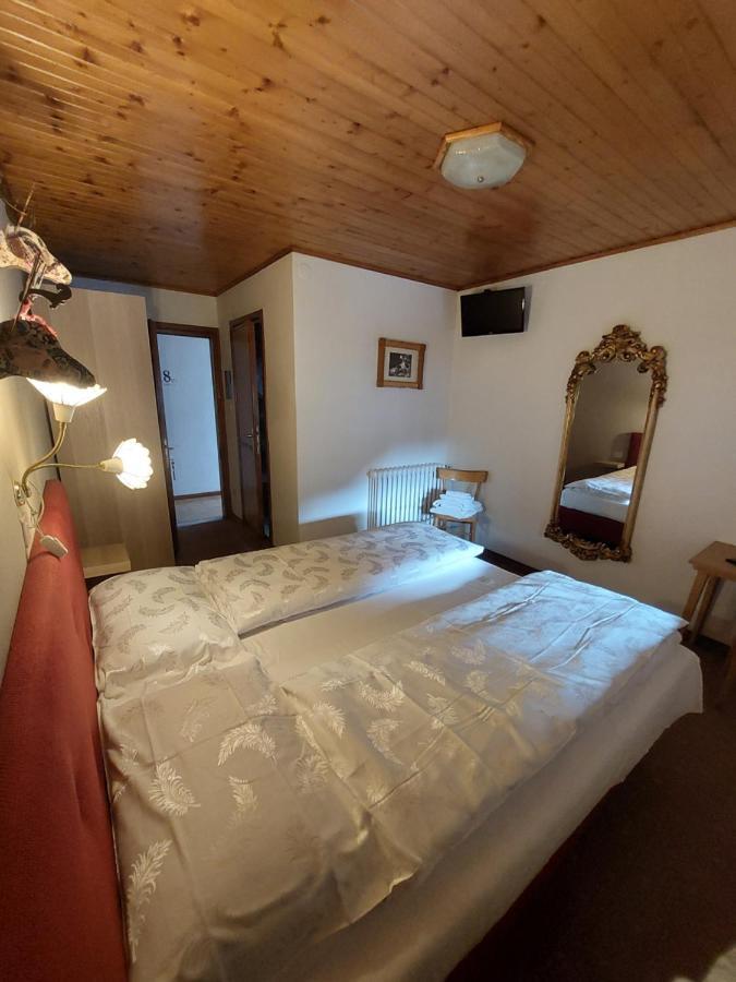 Bed and Breakfast Garni Monika à Canazei Extérieur photo