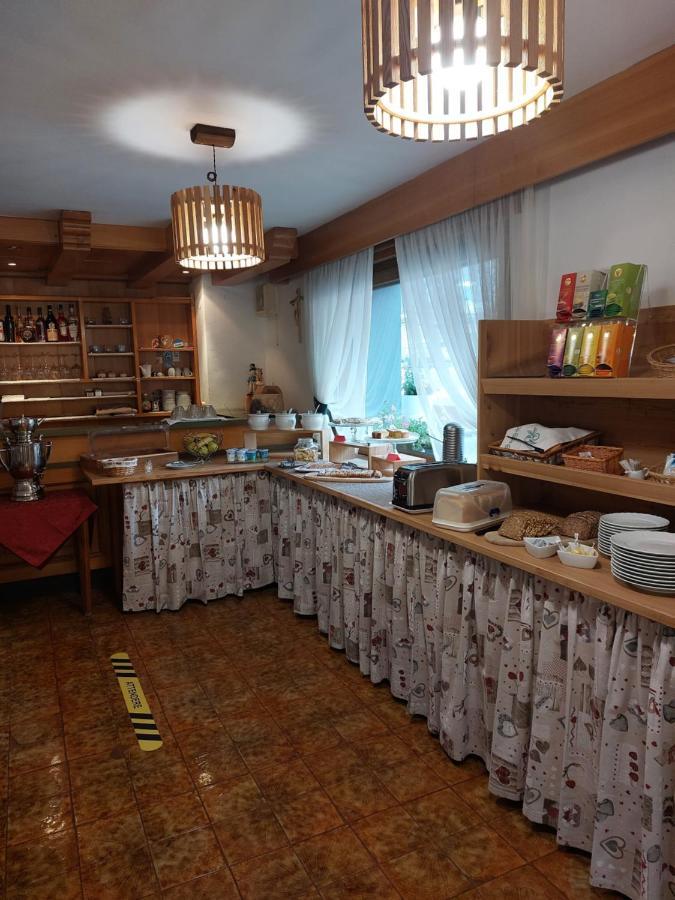 Bed and Breakfast Garni Monika à Canazei Extérieur photo